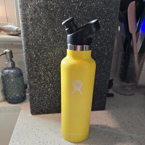 Hydro Flask 21 oz Standard Mouth Bottle with Sport Cap!